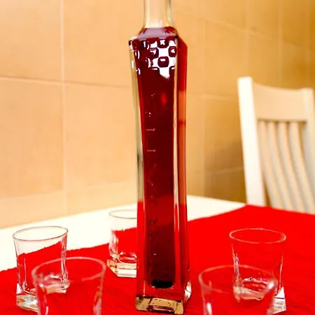 Ivana Mitten Im Blumengarten By Interhome Daire