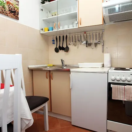 Daire Ivana Mitten Im Blumengarten By Interhome *