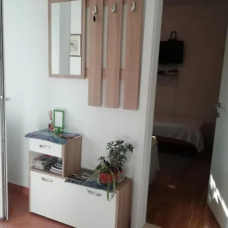 Daire Ivana Mitten Im Blumengarten By Interhome