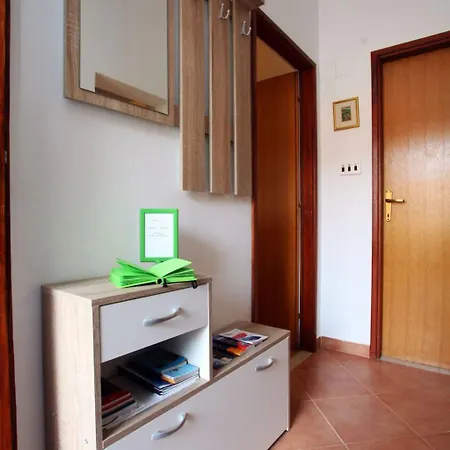 Daire Ivana Mitten Im Blumengarten By Interhome