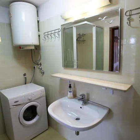 Daire Ivana Mitten Im Blumengarten By Interhome