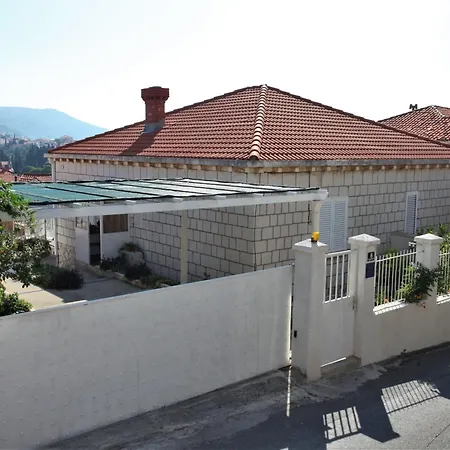 Daire Ivana Mitten Im Blumengarten By Interhome Dubrovnik