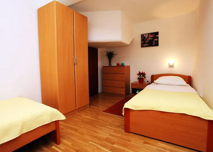 Ivana Mitten Im Blumengarten By Interhome Ragusa