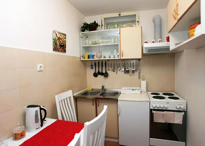 Appartamento Ivana Mitten Im Blumengarten By Interhome *