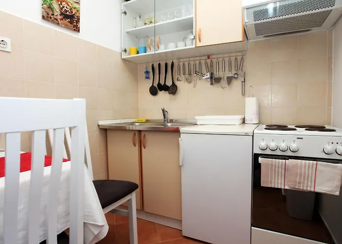 Appartamento Ivana Mitten Im Blumengarten By Interhome *