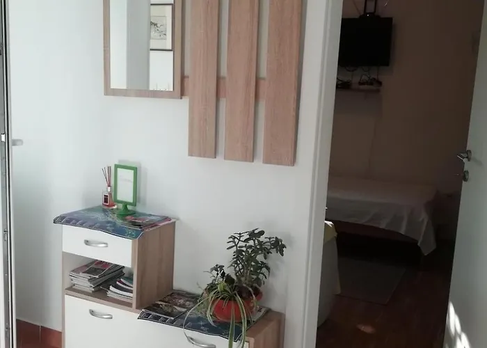 Appartamento Ivana Mitten Im Blumengarten By Interhome