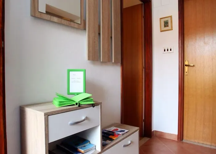 Appartamento Ivana Mitten Im Blumengarten By Interhome