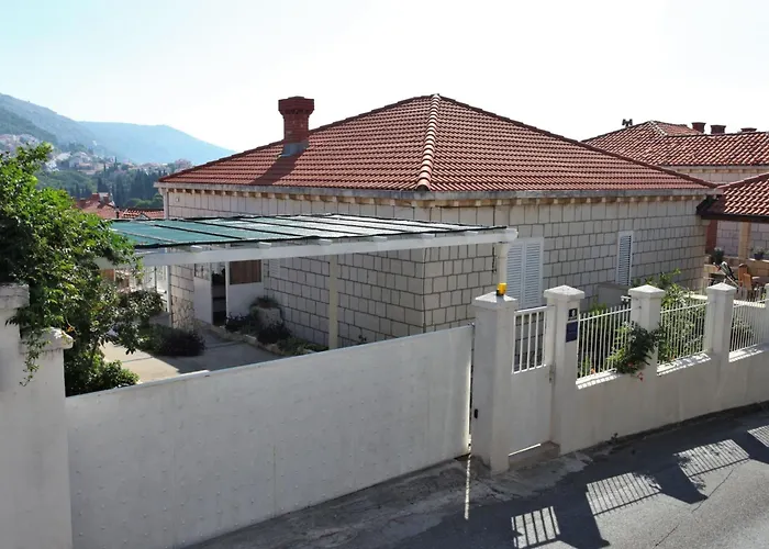 Appartamento Ivana Mitten Im Blumengarten By Interhome Ragusa