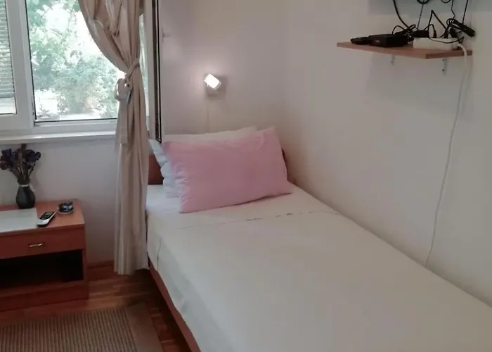 Ivana Mitten Im Blumengarten By Interhome Apartman